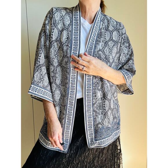 Max Studio Printed short Kimono Jacket Size Small boho Hippie Loungewear - Picture 9 of 9